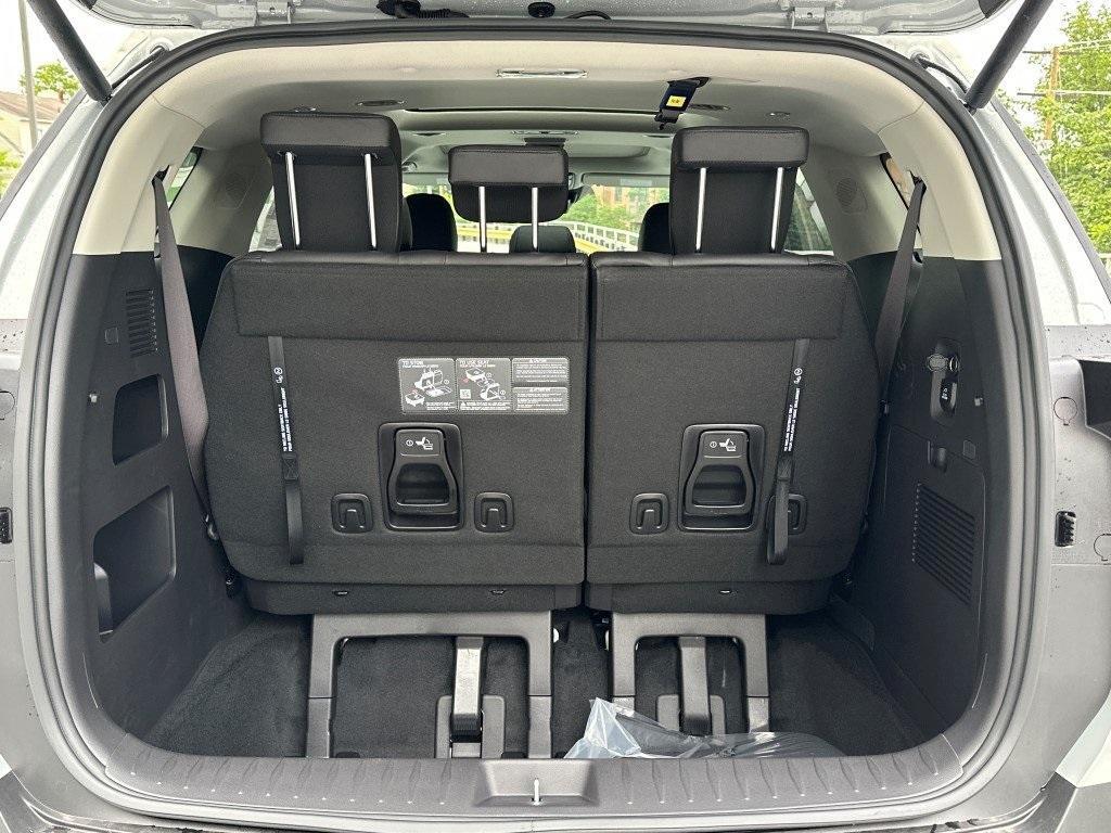 new 2025 Kia Carnival Hybrid car, priced at $52,986