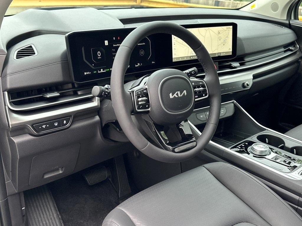 new 2025 Kia Carnival Hybrid car, priced at $52,986