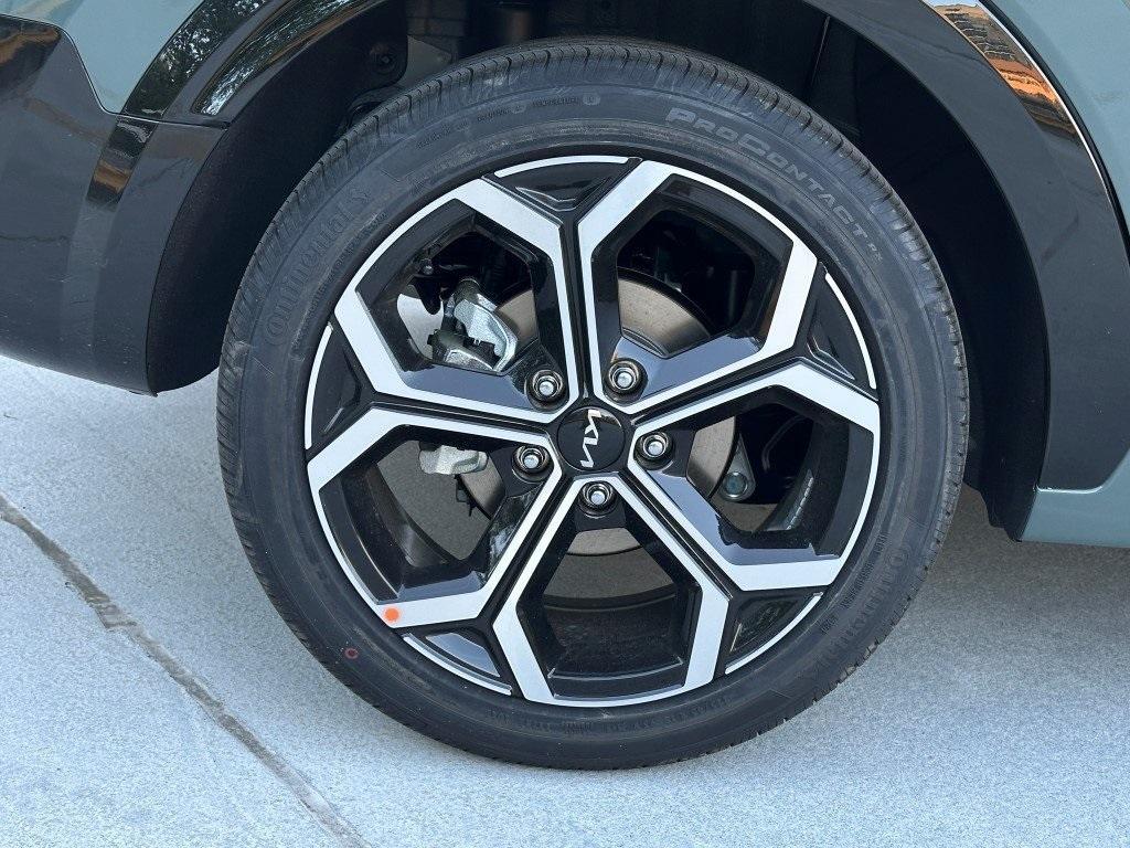 new 2025 Kia Niro Plug-In Hybrid car, priced at $42,407