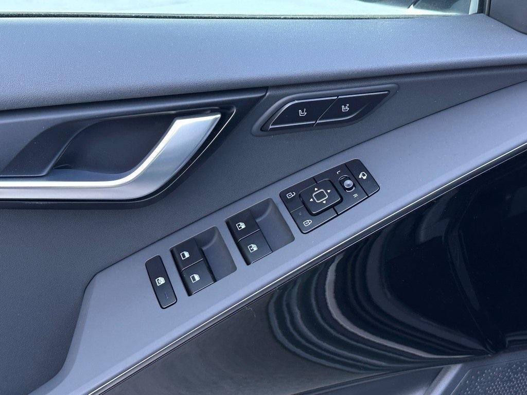 new 2025 Kia Niro Plug-In Hybrid car, priced at $42,407