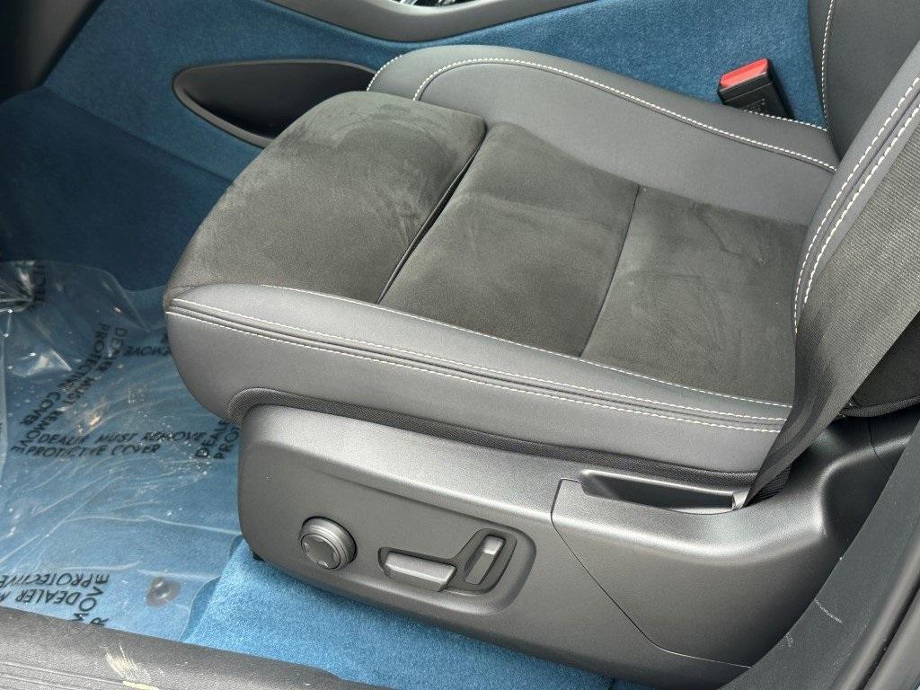 used 2022 Volvo C40 Recharge Pure Electric car, priced at $30,499