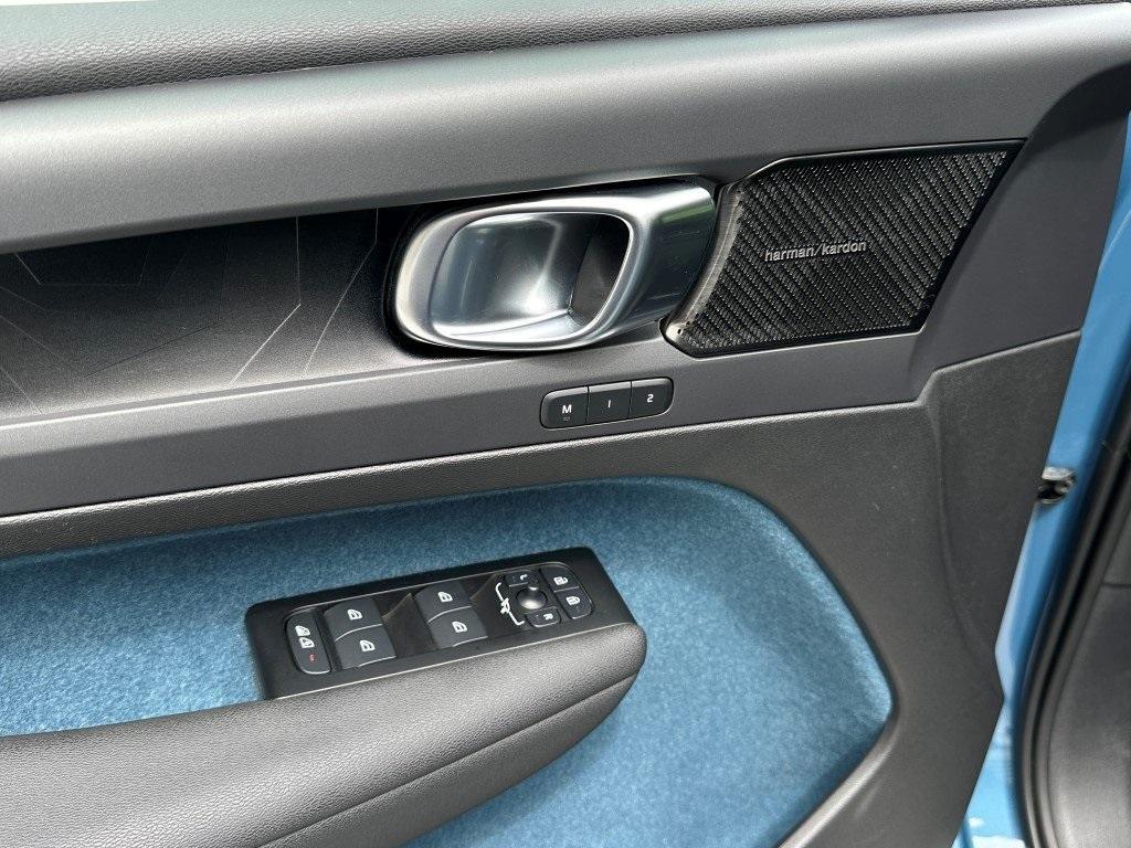 used 2022 Volvo C40 Recharge Pure Electric car, priced at $30,499