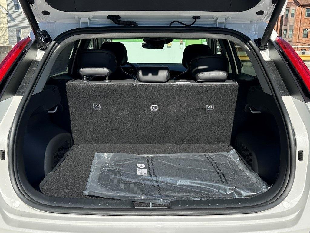 new 2025 Kia Niro EV car, priced at $33,715