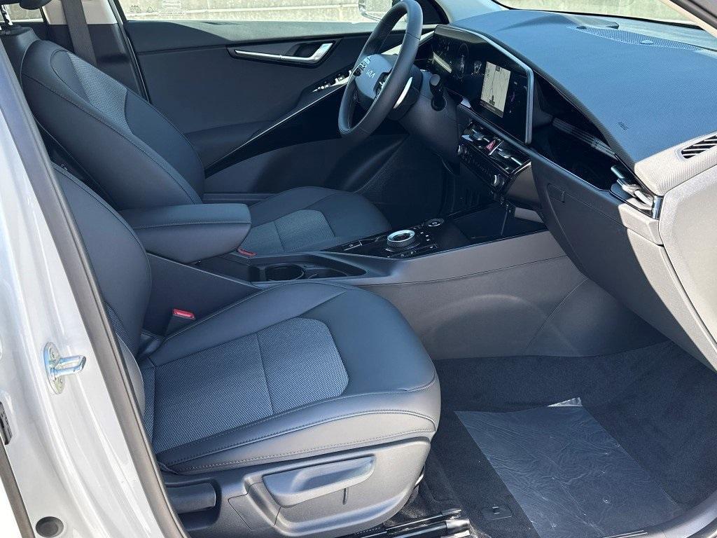 new 2025 Kia Niro EV car, priced at $33,715
