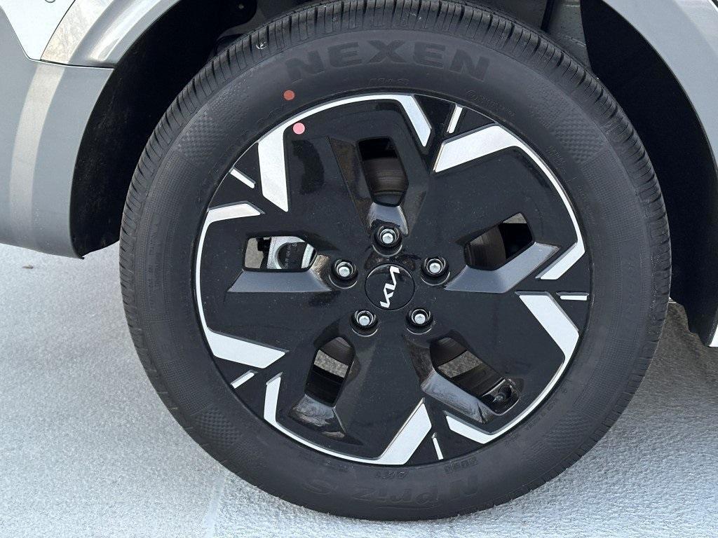 new 2025 Kia Niro EV car, priced at $37,412