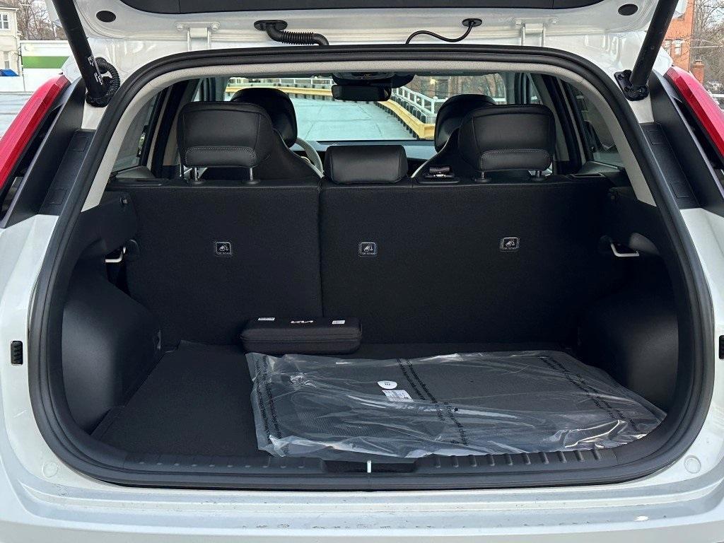 new 2025 Kia Niro EV car, priced at $39,616