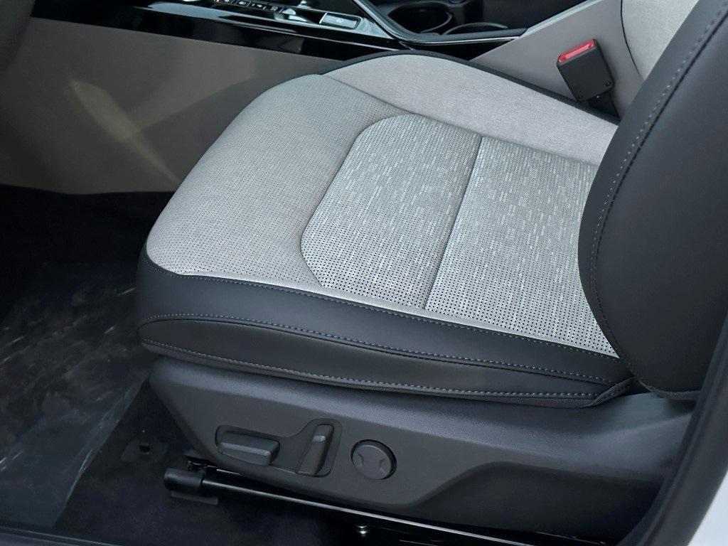 new 2025 Kia Niro EV car, priced at $39,616