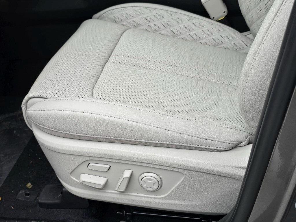 new 2025 Kia Sorento Plug-In Hybrid car, priced at $54,386
