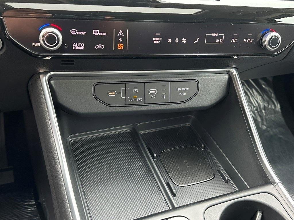 new 2025 Kia Carnival Hybrid car, priced at $56,349