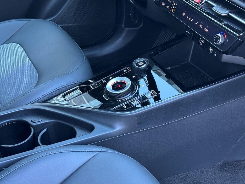 new 2025 Kia Niro Plug-In Hybrid car, priced at $35,260