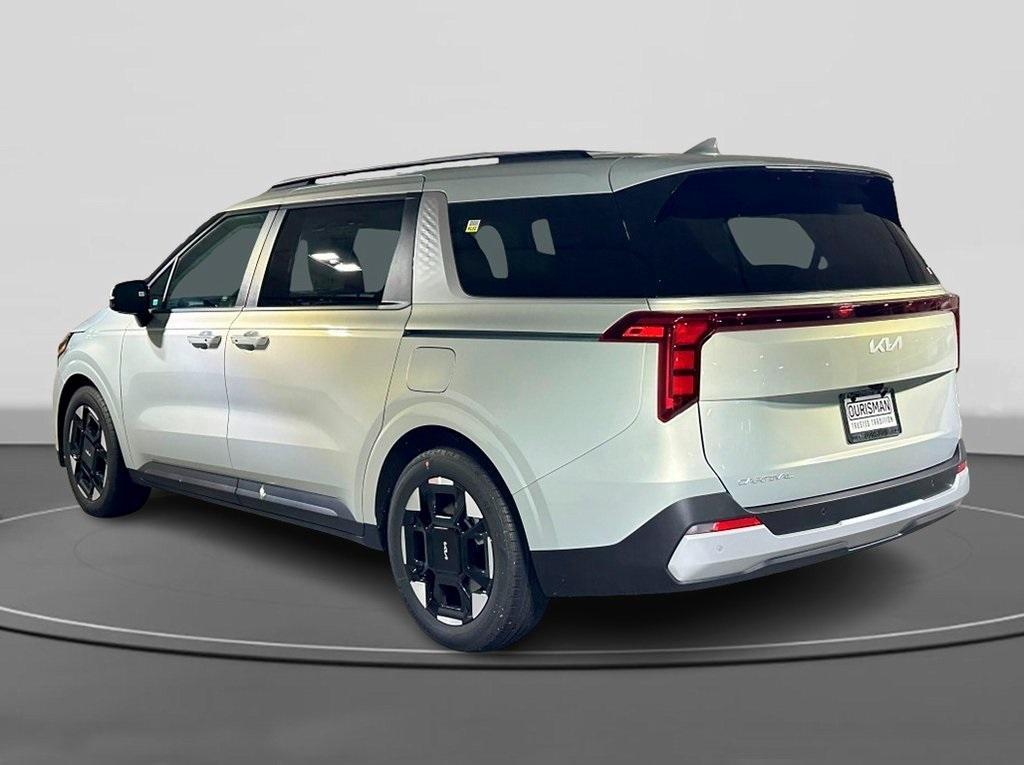 new 2025 Kia Carnival car, priced at $40,860