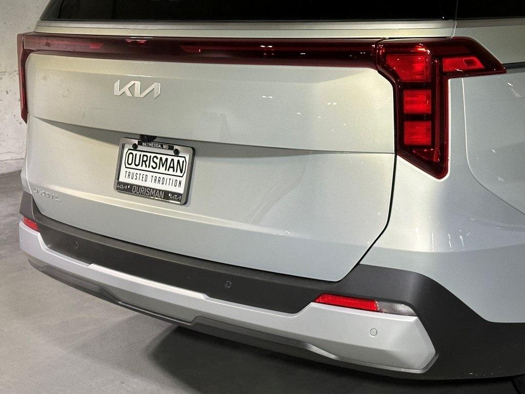 new 2025 Kia Carnival car, priced at $40,860