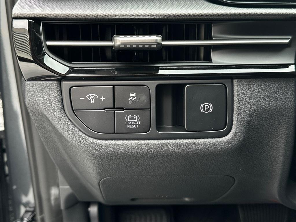 new 2026 Kia Sportage Hybrid car, priced at $29,828