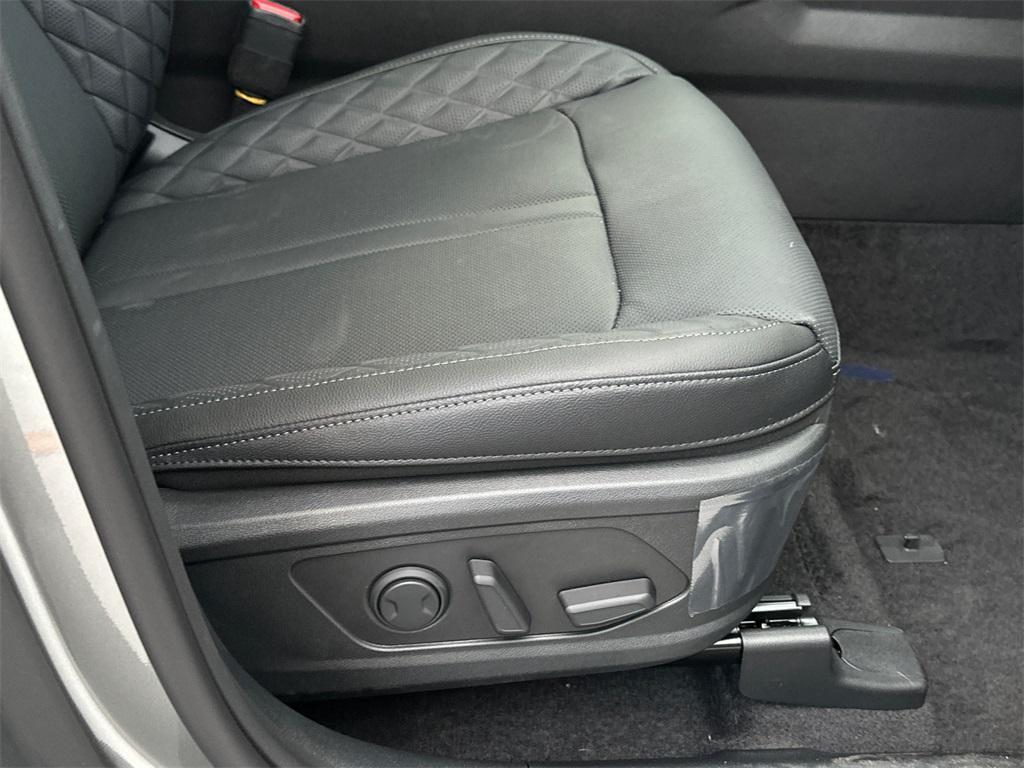 new 2026 Kia Sorento Hybrid car, priced at $44,927