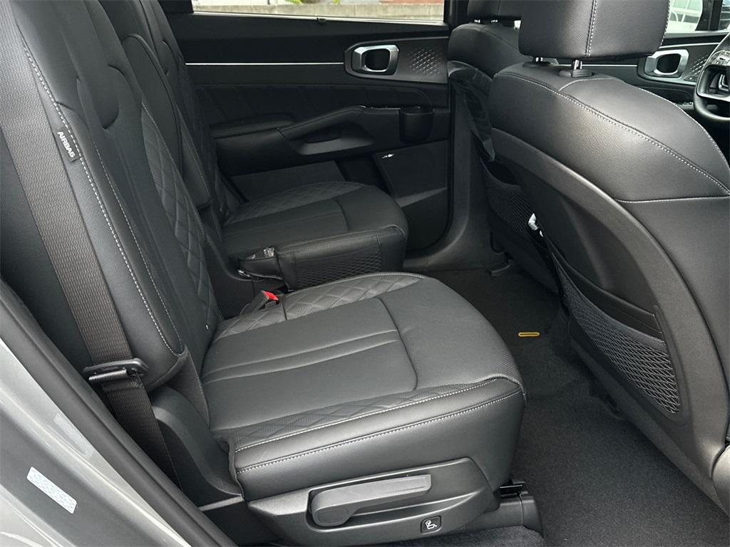 new 2026 Kia Sorento Hybrid car, priced at $44,927