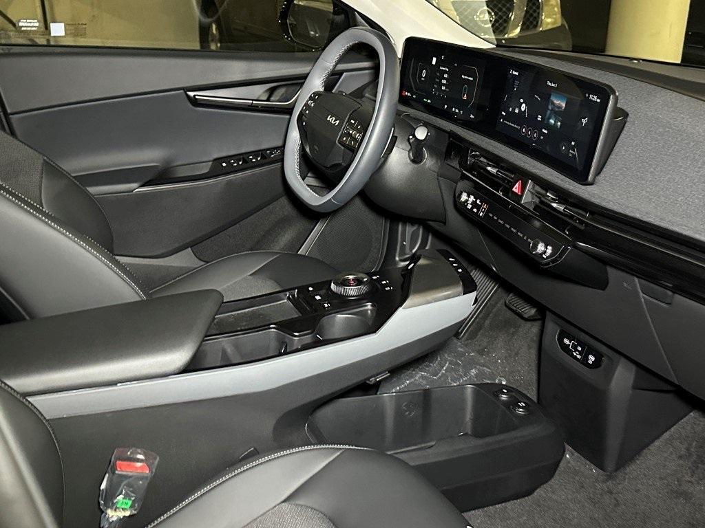new 2025 Kia EV6 car, priced at $51,640