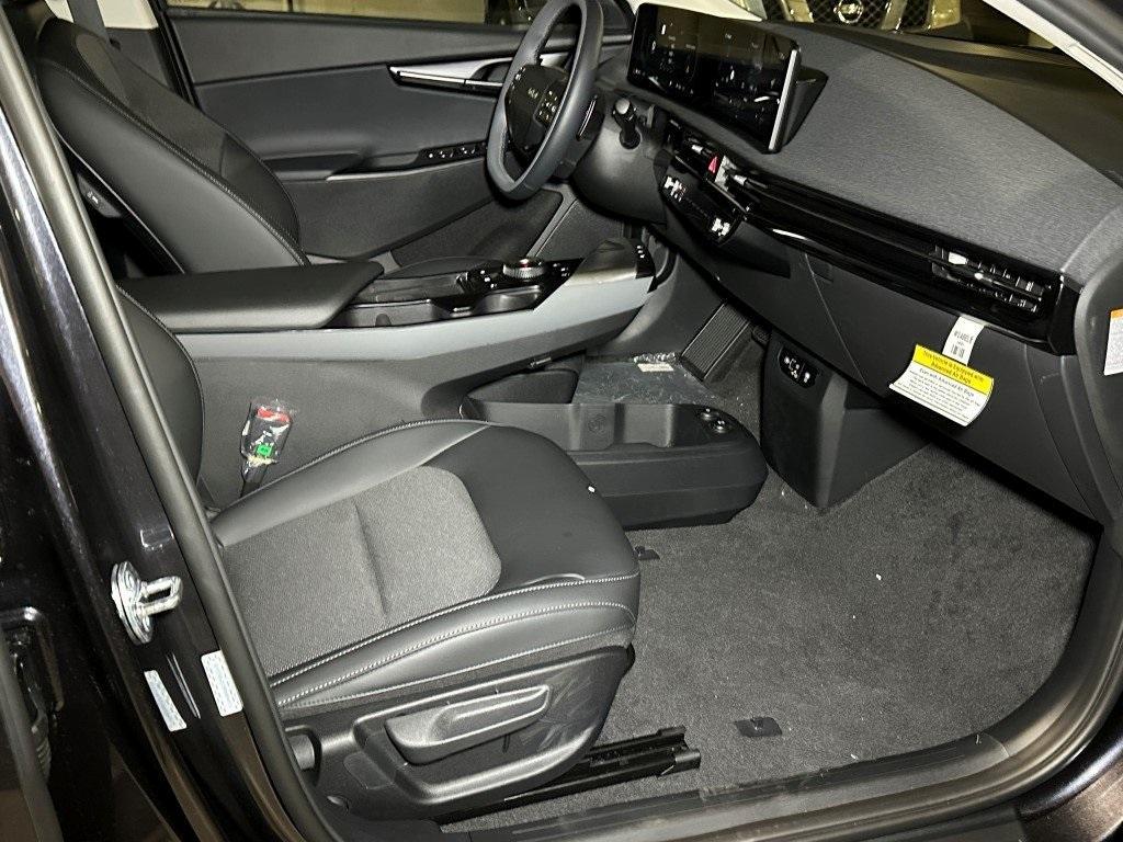 new 2025 Kia EV6 car, priced at $51,640