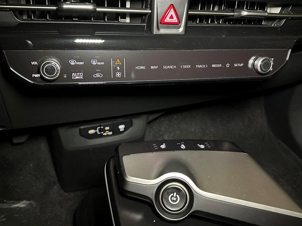new 2025 Kia EV6 car, priced at $51,640