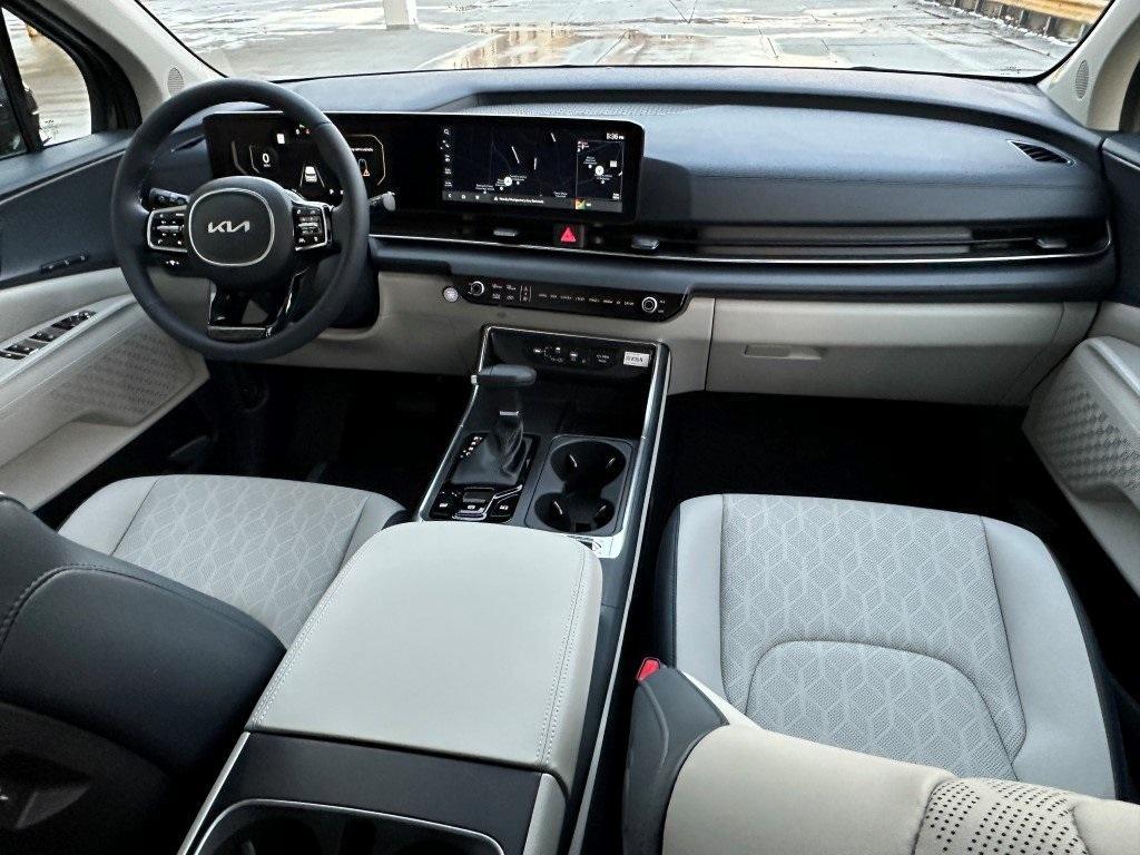 new 2025 Kia Carnival car, priced at $45,333