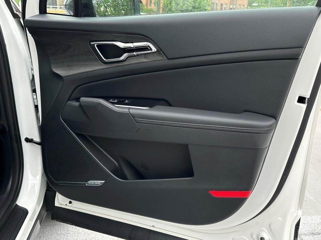 new 2025 Kia Sportage Plug-In Hybrid car, priced at $45,929