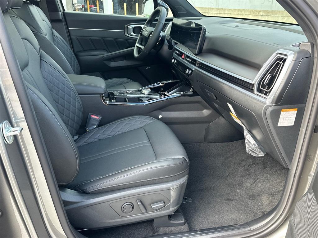 new 2026 Kia Sorento Hybrid car, priced at $44,927