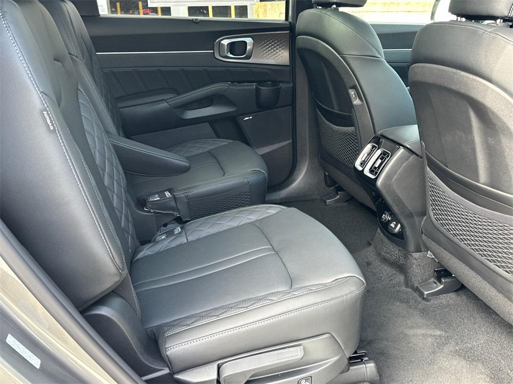 new 2026 Kia Sorento Hybrid car, priced at $44,927