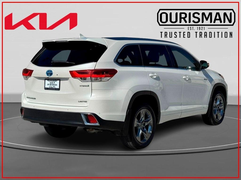 used 2017 Toyota Highlander Hybrid car, priced at $25,956