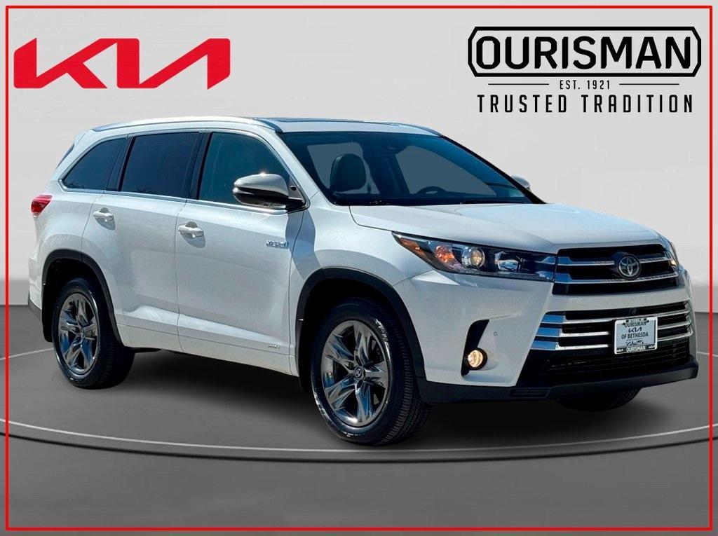 used 2017 Toyota Highlander Hybrid car, priced at $25,956