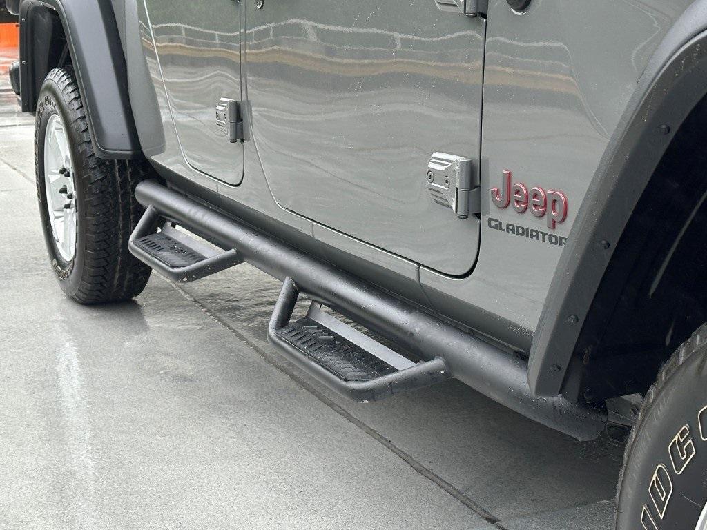 used 2021 Jeep Gladiator car, priced at $35,771