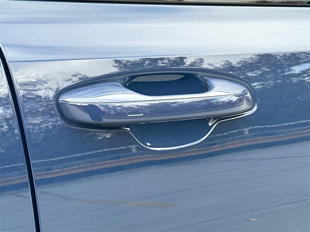 new 2025 Kia Sorento car, priced at $40,999