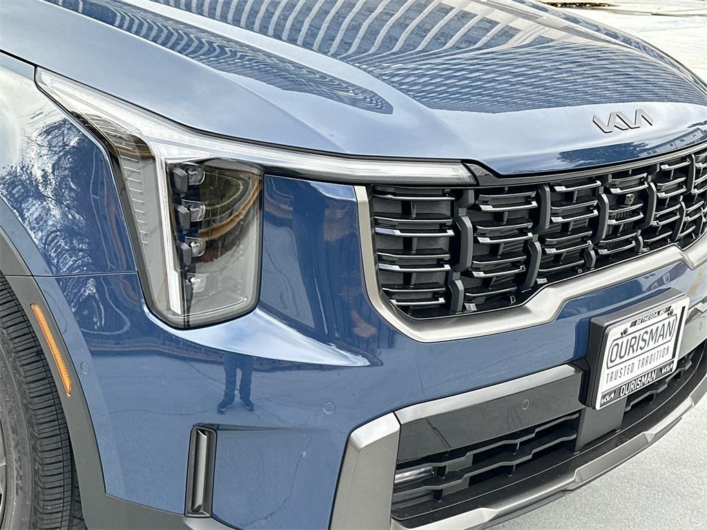 new 2025 Kia Sorento car, priced at $40,999