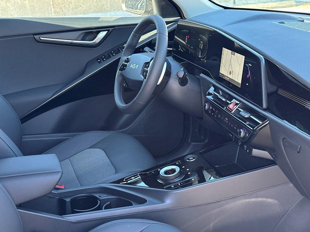 new 2025 Kia Niro Plug-In Hybrid car, priced at $35,260
