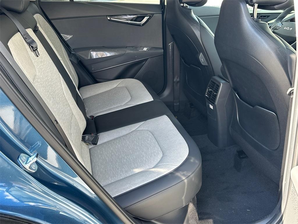 new 2025 Kia Niro car, priced at $30,736