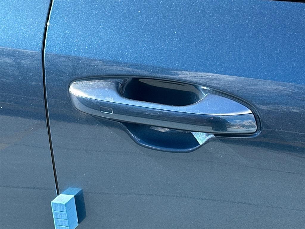 new 2025 Kia Niro car, priced at $30,736