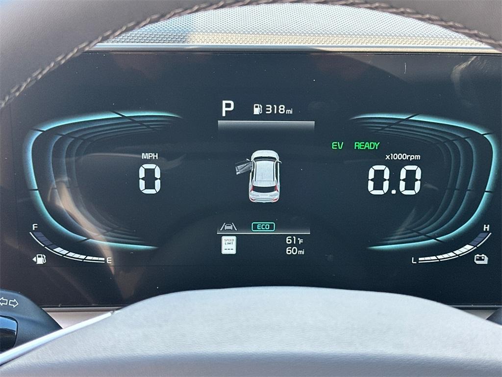 new 2025 Kia Niro car, priced at $30,736