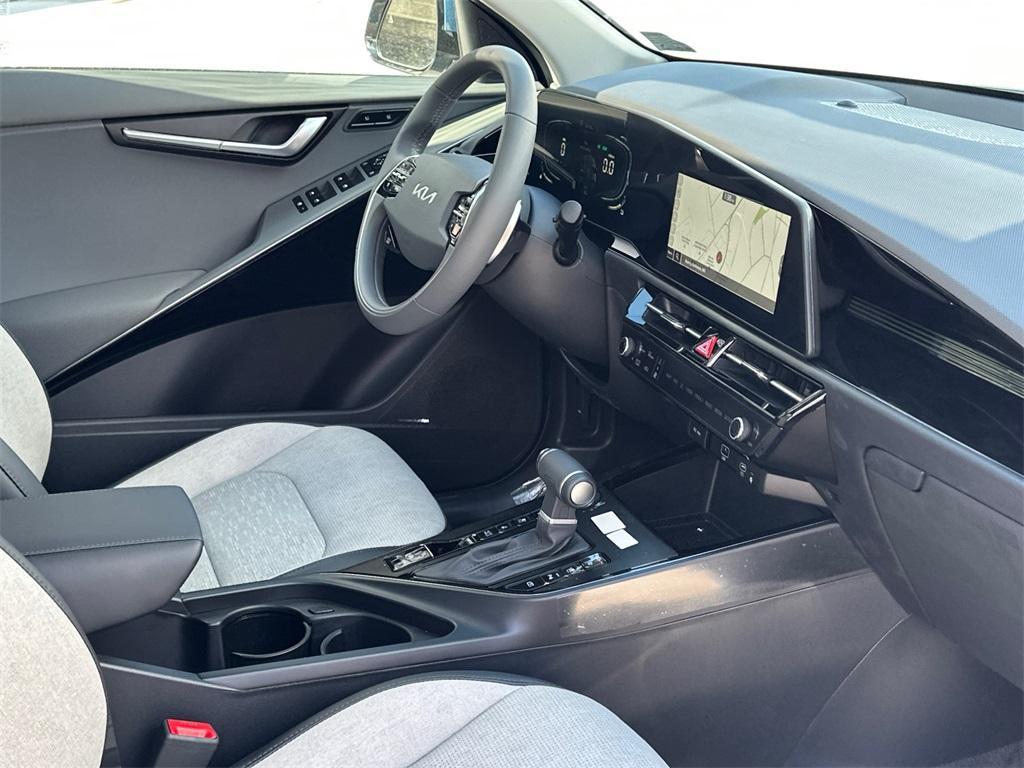 new 2025 Kia Niro car, priced at $30,736