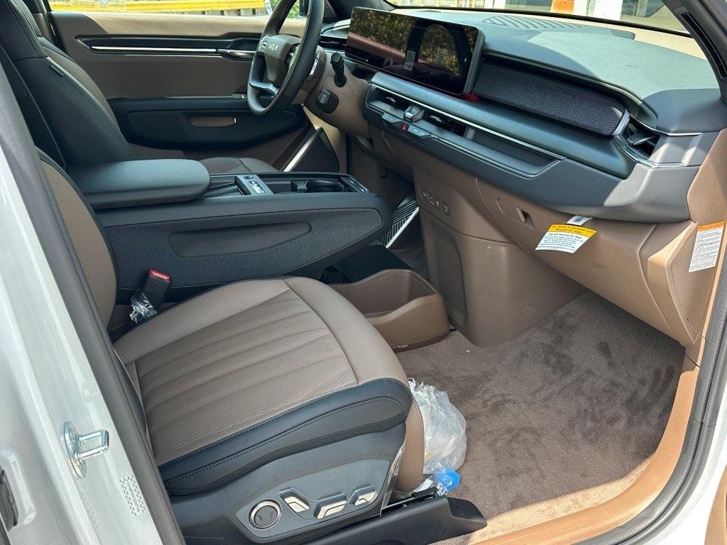 new 2026 Kia EV9 car, priced at $72,205