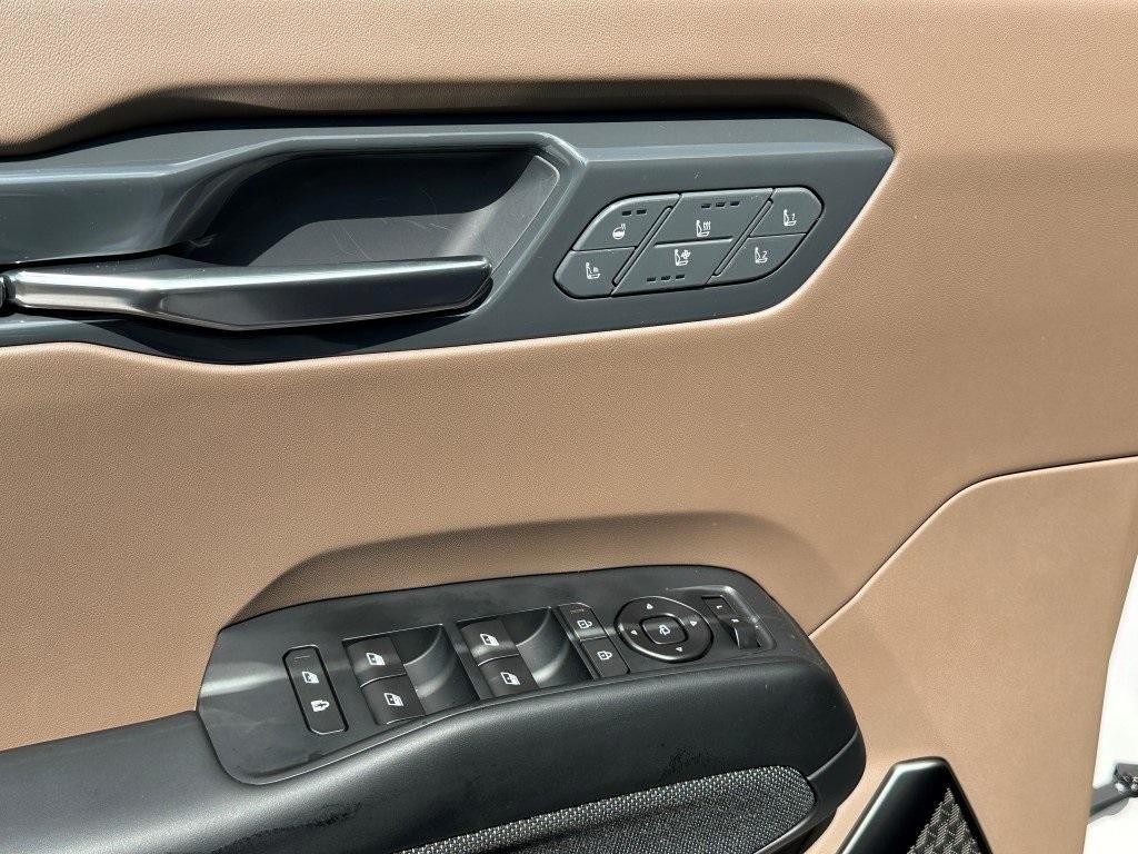 new 2026 Kia EV9 car, priced at $72,205