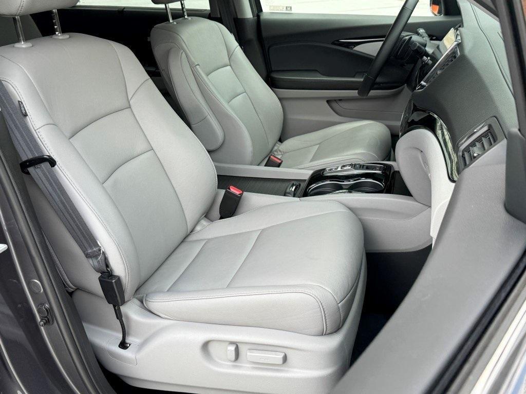 used 2022 Honda Pilot car, priced at $37,221