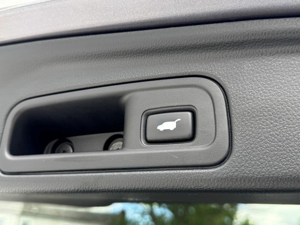 used 2022 Honda Pilot car, priced at $37,221