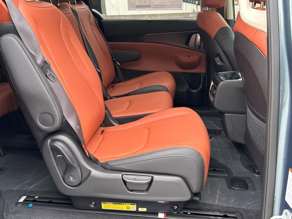 new 2025 Kia Carnival Hybrid car, priced at $49,496