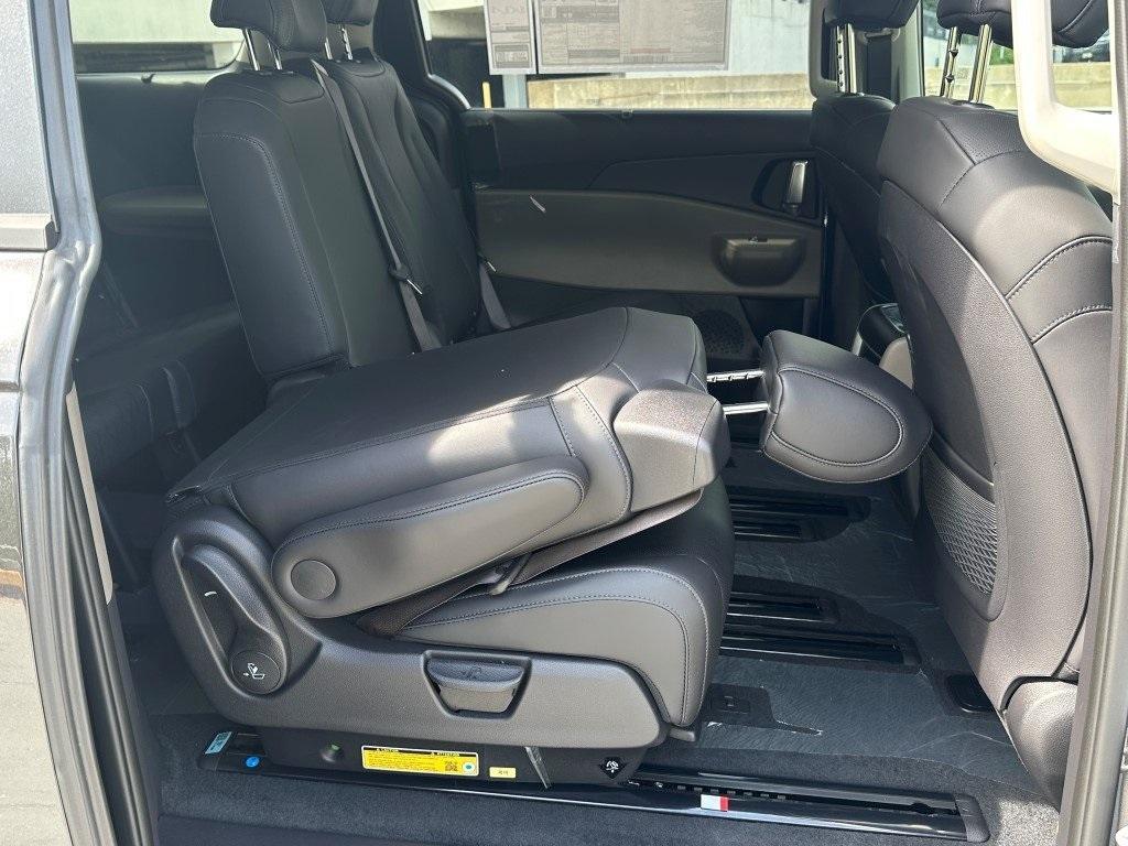 new 2025 Kia Carnival car, priced at $42,444