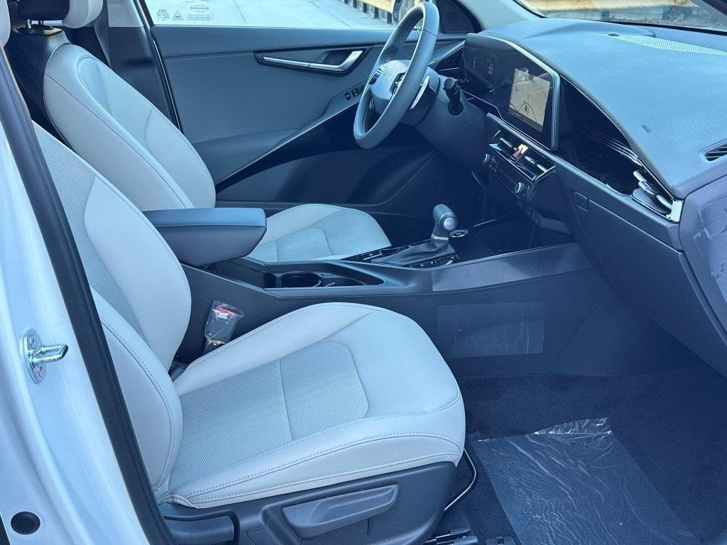 new 2025 Kia Niro car, priced at $33,724