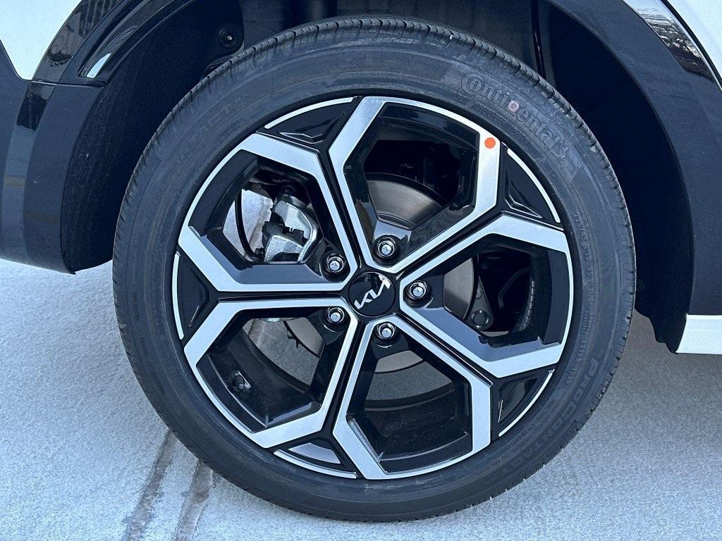 new 2025 Kia Niro car, priced at $33,724