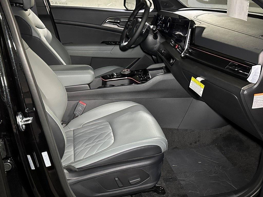 new 2025 Kia Sportage Plug-In Hybrid car, priced at $45,558