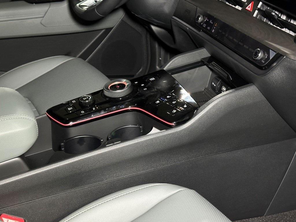 new 2025 Kia Sportage Plug-In Hybrid car, priced at $45,558