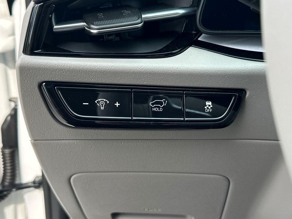 new 2025 Kia Niro EV car, priced at $47,116