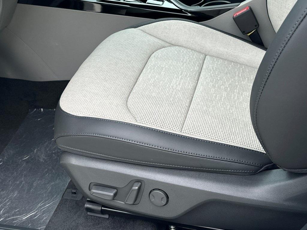 new 2025 Kia Niro EV car, priced at $47,116