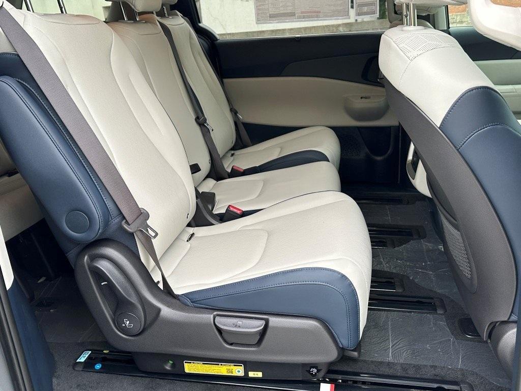 new 2025 Kia Carnival car, priced at $39,636