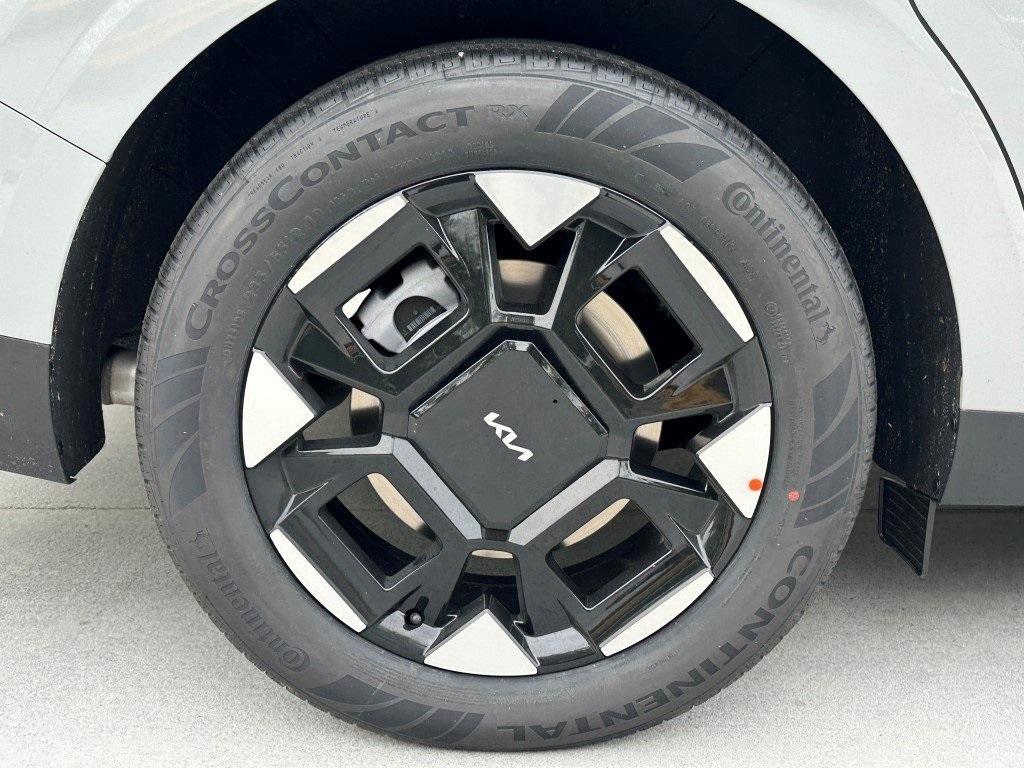 new 2025 Kia Carnival car, priced at $39,636